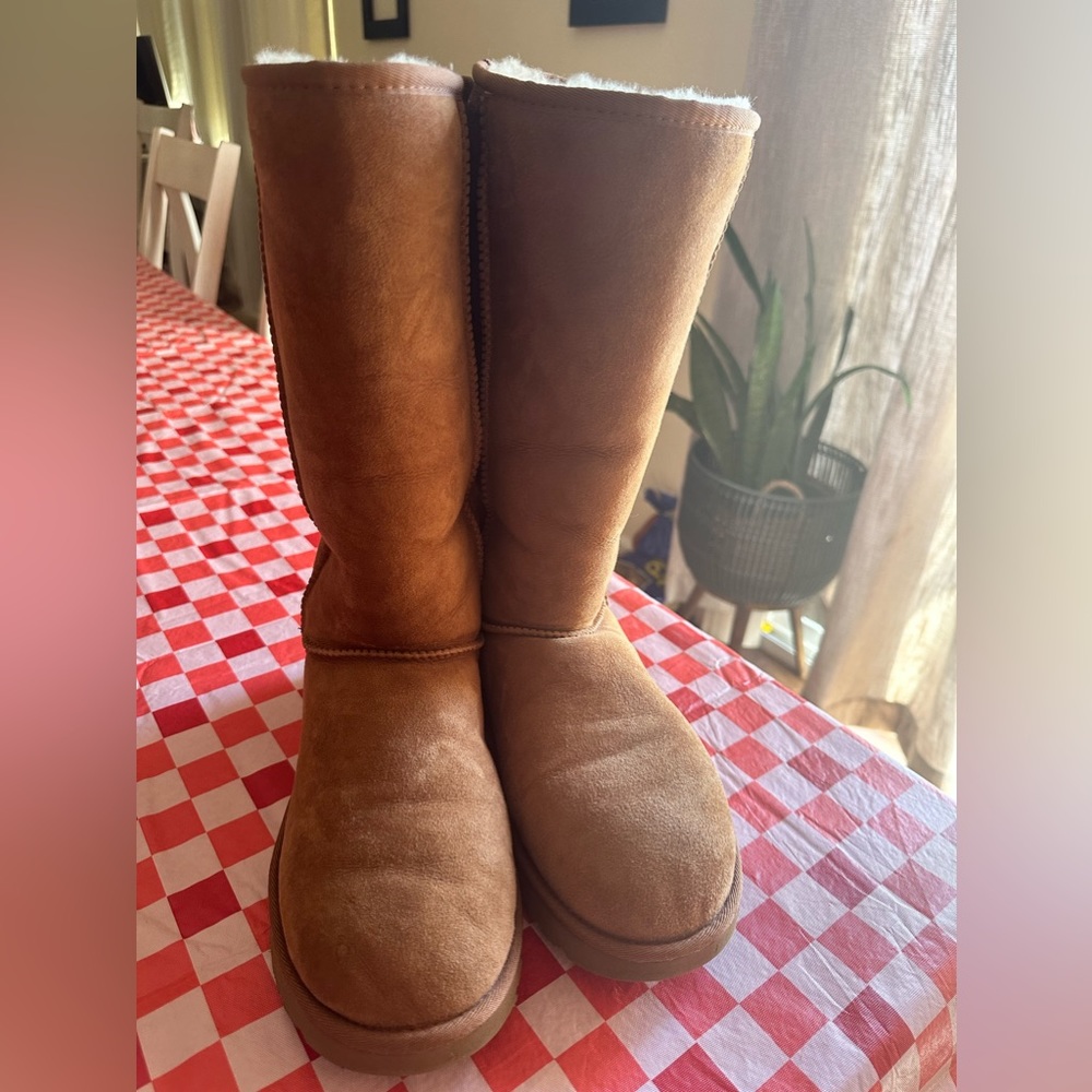 Chestnut tall Uggs size 9